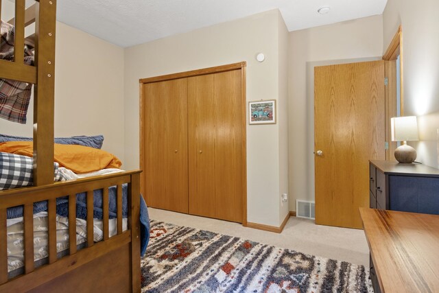 11826 Ridge View Dr, Rapid City, MI 49676 - living room featuring recessed lighting