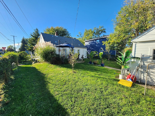 23006 Rosalind Ave, Eastpointe, MI 48021 - view of grassy yard