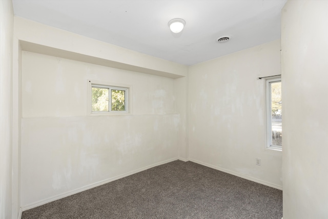 view of carpeted spare room