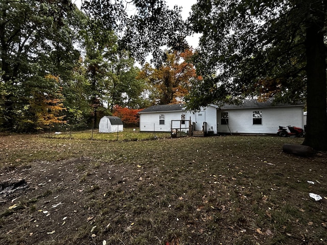 3714 W Hastings Lake Rd, Jonesville, MI 49250 - view of rear view of house
