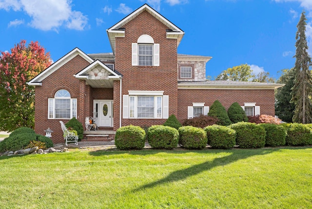 view of front property featuring a front yard