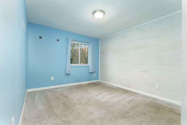 spare room with carpet flooring