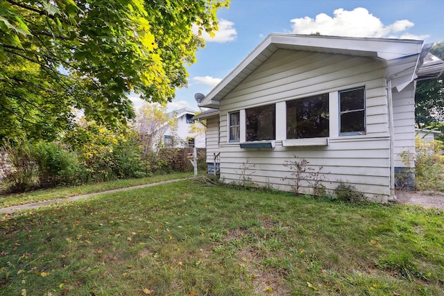 2515 Bagley St, Flint, MI 48504 - view of side of property featuring a lawn
