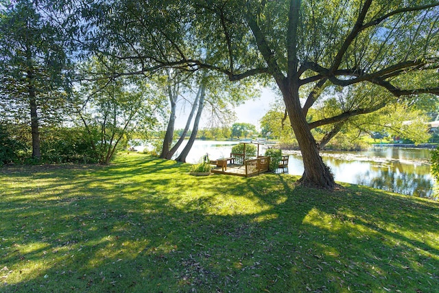 view of yard with a water view