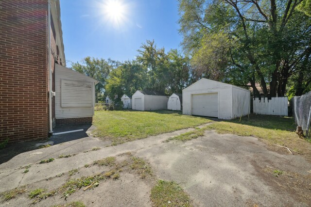 19789-19791 Meyers Rd, Detroit, MI 48235 - view of yard