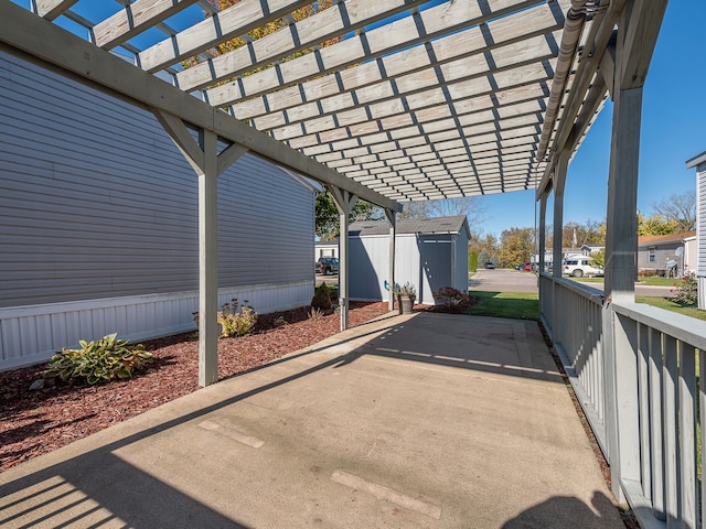 view of patio featuring a pergola