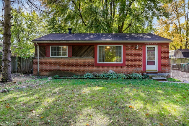 view of front of property with a front yard