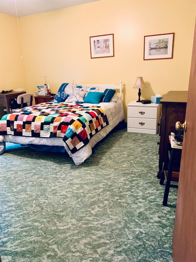 bedroom featuring carpet flooring