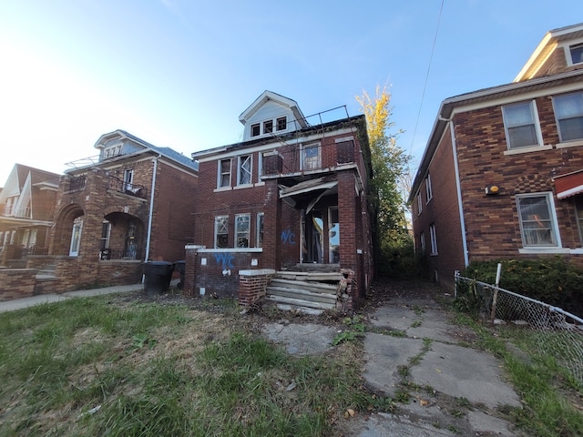 view of front of property