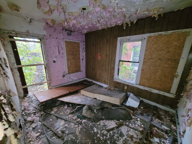 4824 Cortland St, Detroit, MI 48204 - foyer with wood walls