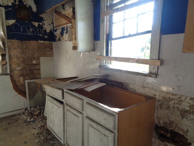 14390 Lappin St, Detroit, MI 48205 - view of kitchen
