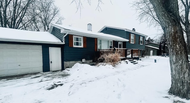 view of front of home featuring a garage