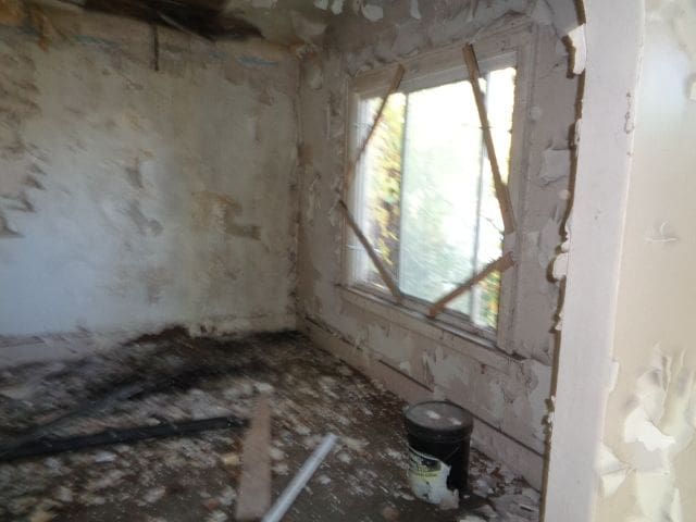 14531 Lappin St, Detroit, MI 48205 - spare room with healthy amount of natural light