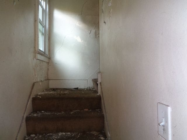 14531 Lappin St, Detroit, MI 48205 - view of staircase
