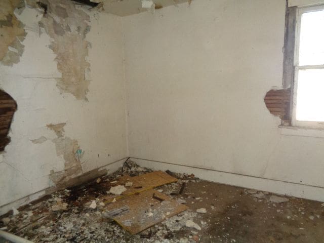 14531 Lappin St, Detroit, MI 48205 - view of empty room