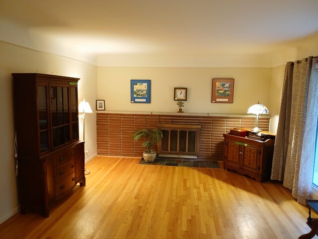 28164 Kendallwood Dr, Farmington Hills, MI 48334 - living area featuring light wood-style flooring
