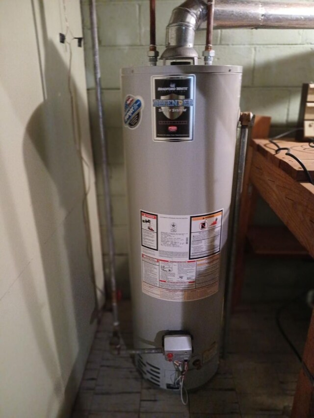 28164 Kendallwood Dr, Farmington Hills, MI 48334 - utility room featuring gas water heater
