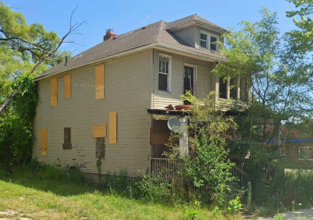 view of home's exterior