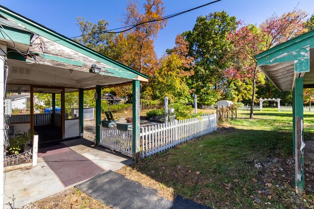 21048 Whitlock St, Farmington Hills, MI 48336 - view of yard