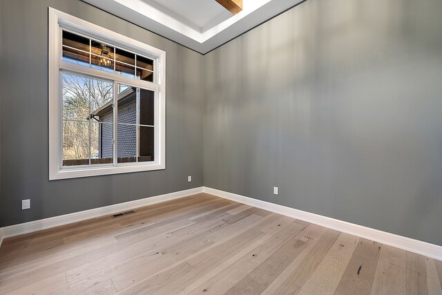 2280 Heidi Dr, Oxford, MI 48370 - unfurnished room featuring light wood-type flooring and baseboards