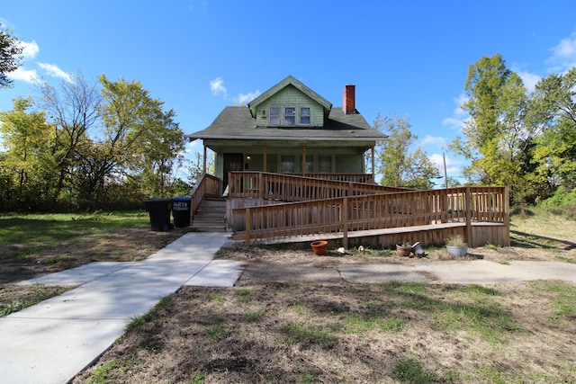 view of front facade featuring covered porch