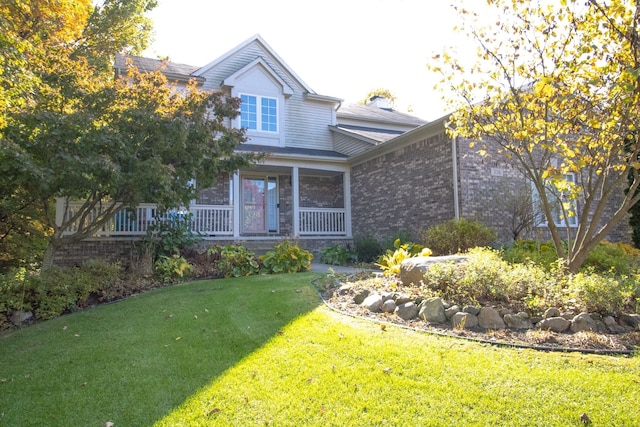 view of front of property with a front yard