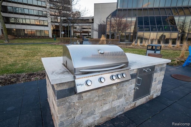 1001 W Jefferson Ave Unit 2E, Detroit, MI 48226 - view of patio