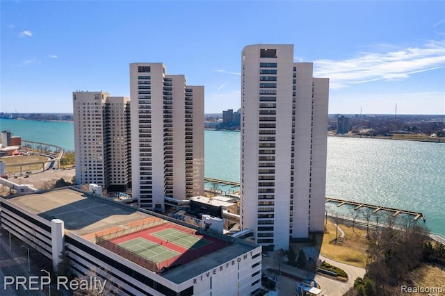 1001 W Jefferson Ave Unit 2E, Detroit, MI 48226 - view of urban area featuring a large body of water