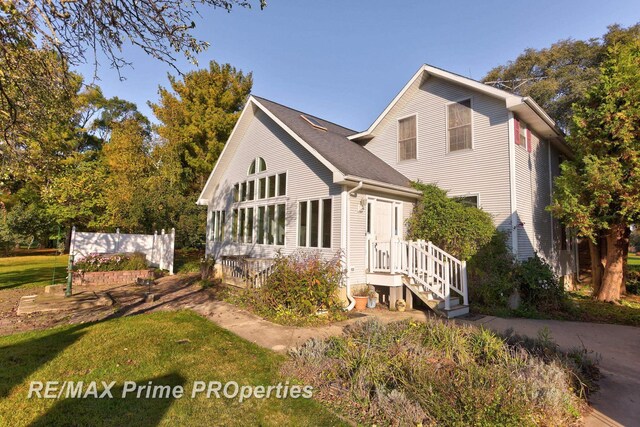 10300 Lange Rd, Birch Run, MI 48415 - view of front facade