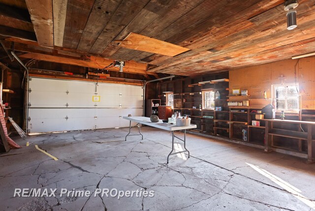10300 Lange Rd, Birch Run, MI 48415 - view of garage
