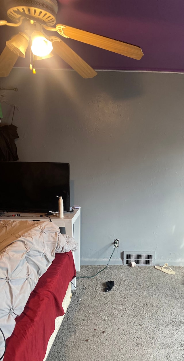 9223 Cheyenne St, Detroit, MI 48228 - carpeted bedroom with a ceiling fan