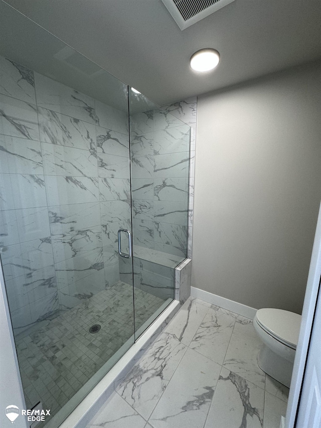 full bath with toilet, visible vents, baseboards, marble finish floor, and a marble finish shower