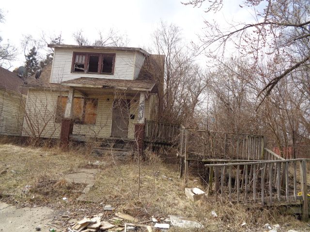 exterior space featuring a porch