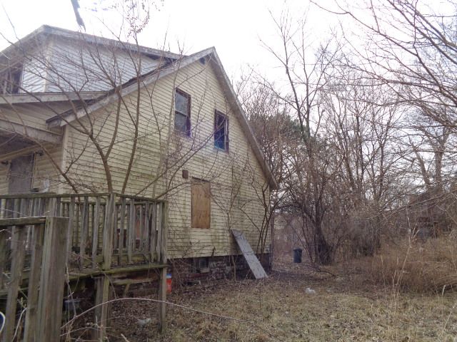 view of side of home