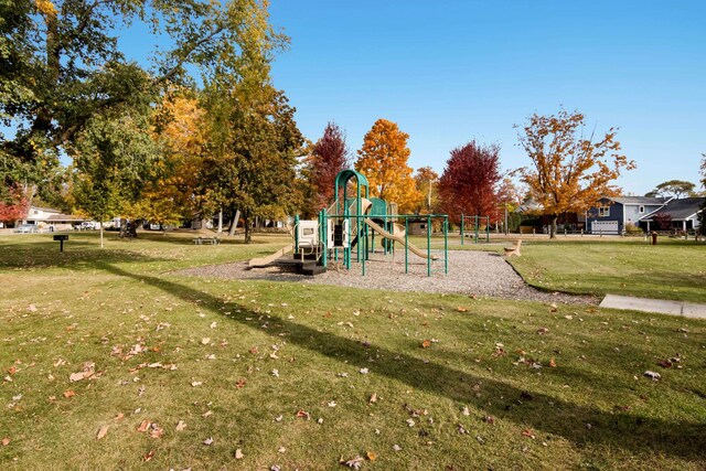 2001 Chippewa St, Traverse City, MI 49686 - view of home's community featuring a water view