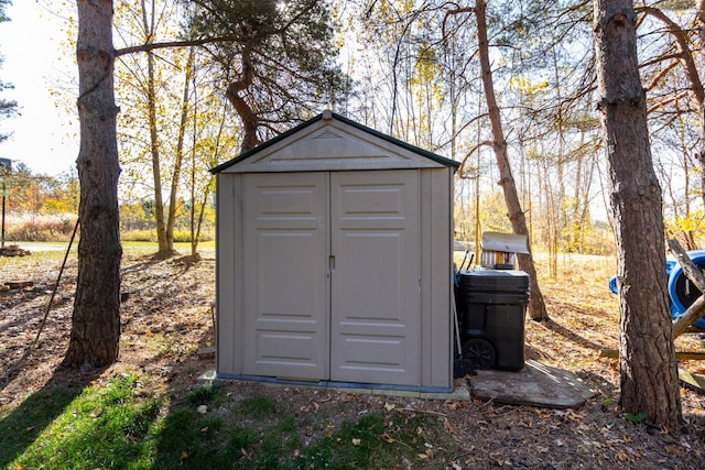 view of outbuilding