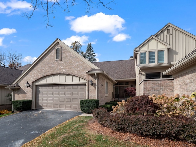 view of front facade with a garage