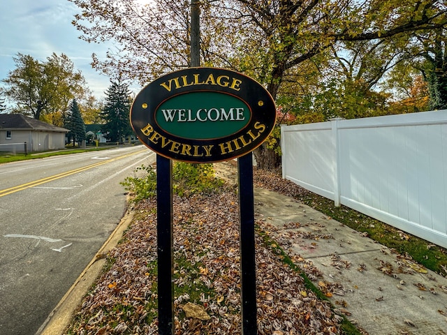 view of community / neighborhood sign