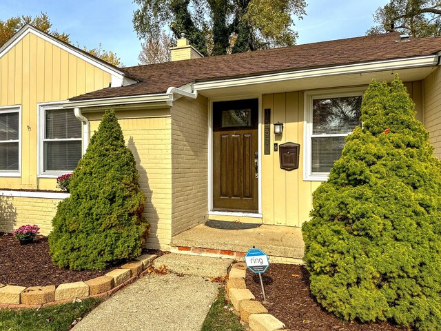 view of property entrance