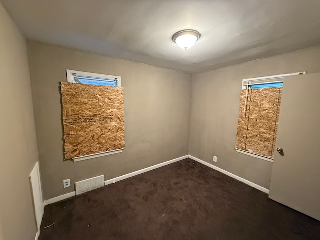 view of carpeted spare room