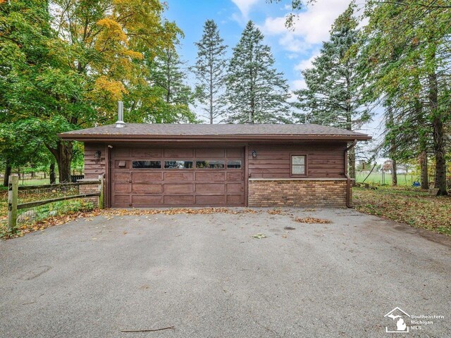 6405 Stillwater Ct, Erie, MI 48133 - view of garage