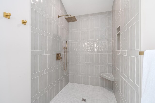 2680 Ashford Trl, Portage, MI 49024 - bathroom with a tile shower