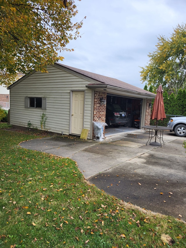 exterior space with a yard