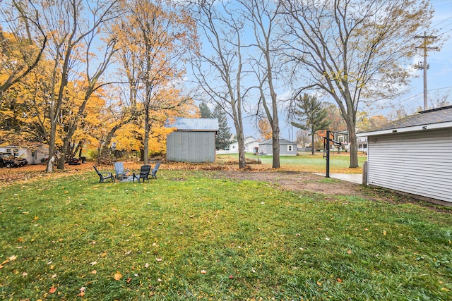 view of yard with a storage shed