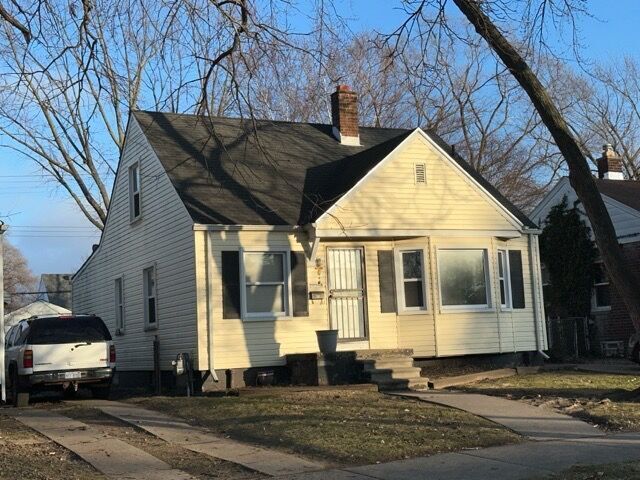 20264 Waltham St, Detroit, MI 48205 - view of front of house with a chimney