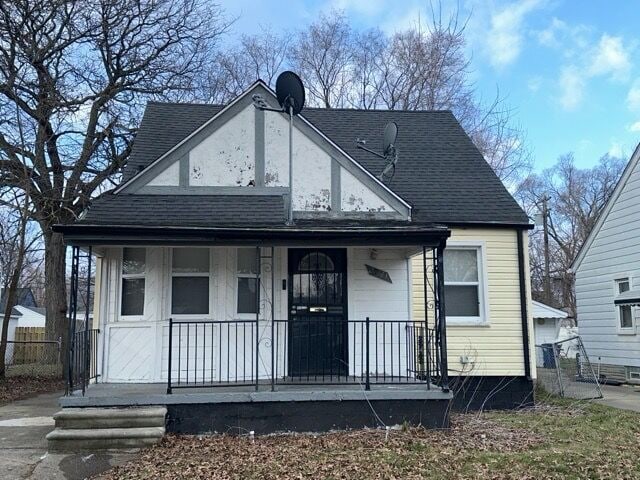 view of front of property with covered porch