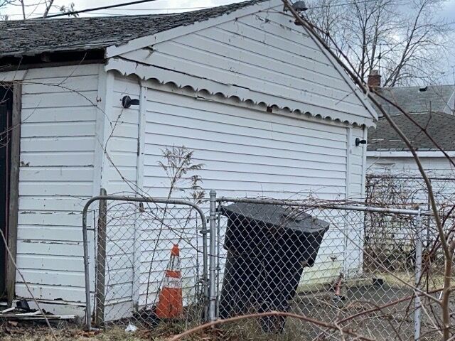 17401 W Albion St W, Detroit, MI 48234 - view of detached garage