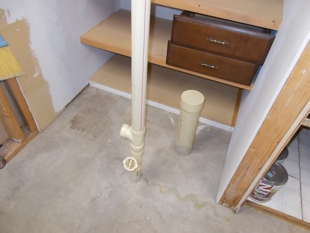 interior details featuring concrete flooring