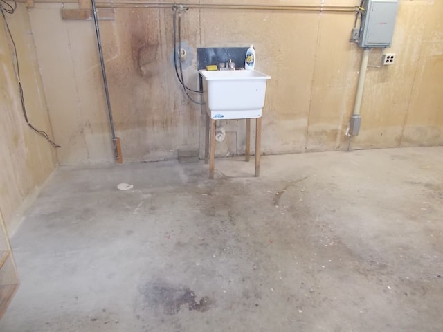 1164 Mary Jane Cir, Caro, MI 48723 - unfinished below grade area with a sink