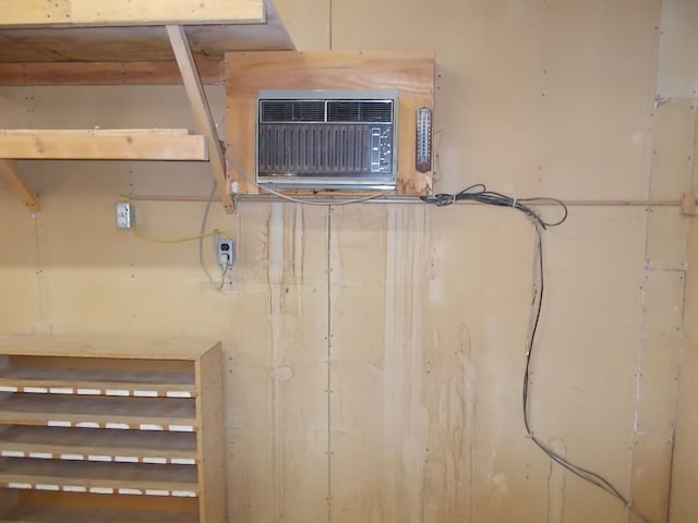 1164 Mary Jane Cir, Caro, MI 48723 - room details with a wall mounted AC